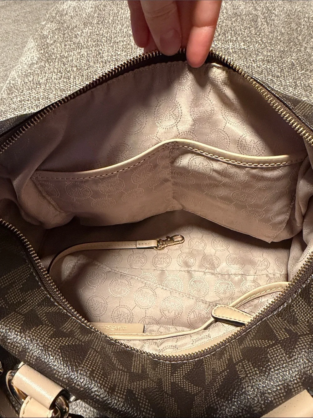 Michael Kors Dark Brown Logo Satchel with Light Beige Trim - Picture 5 of 15